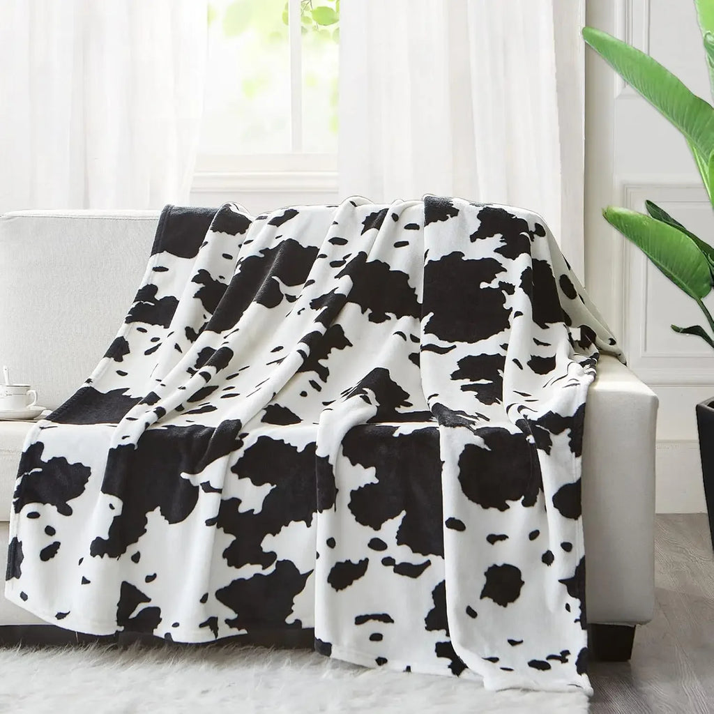 Cozy Cow Print Fleece Blanket – Soft Farmhouse Throw for Couch, Bed & Kids