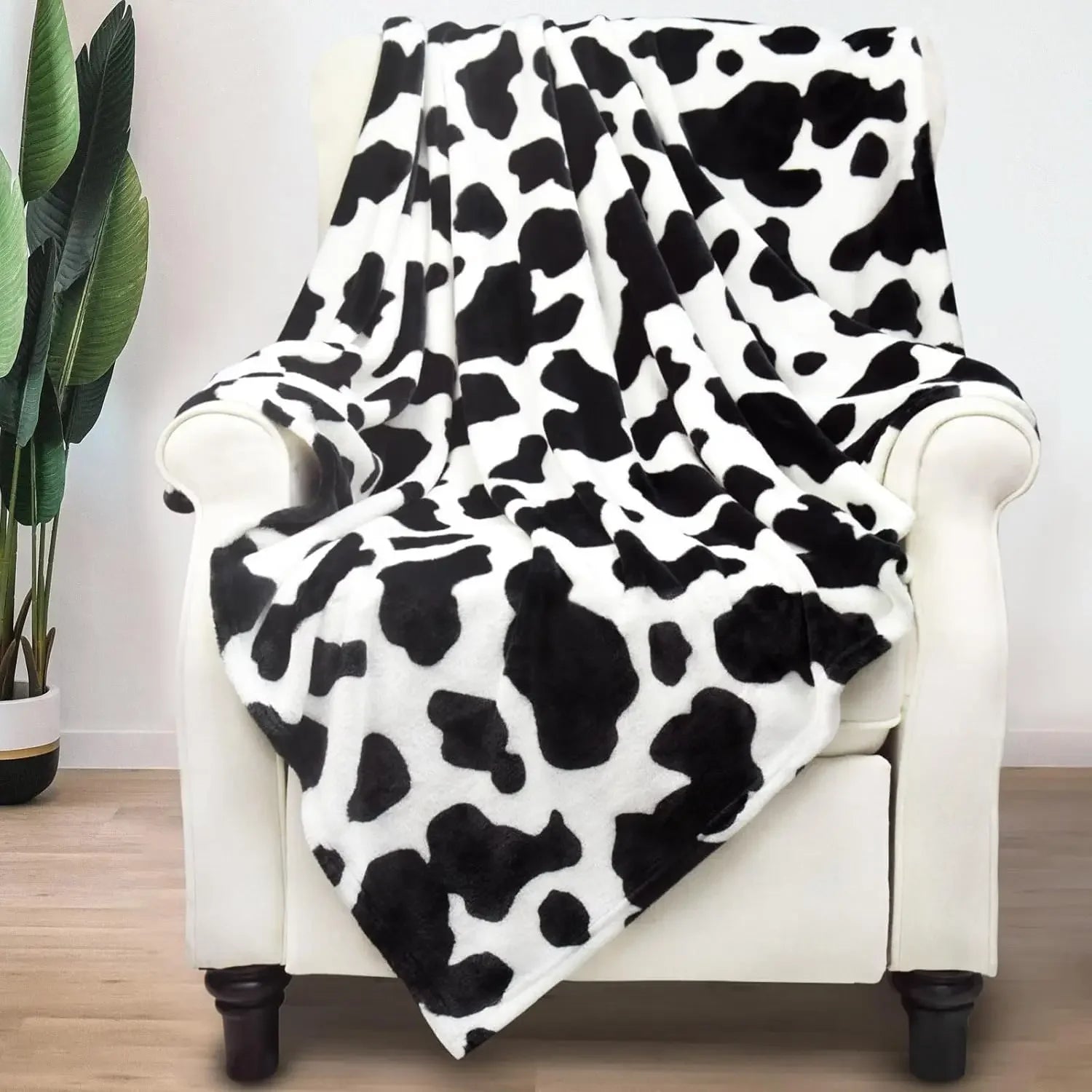 Cozy Cow Print Fleece Blanket – Soft Farmhouse Throw for Couch, Bed & Kids