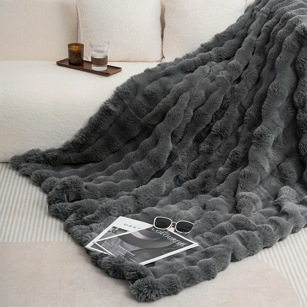 Luxury Bubble Fleece Throw – Ultra-Soft Faux Rabbit Fur Blanket for Couch & Bed
